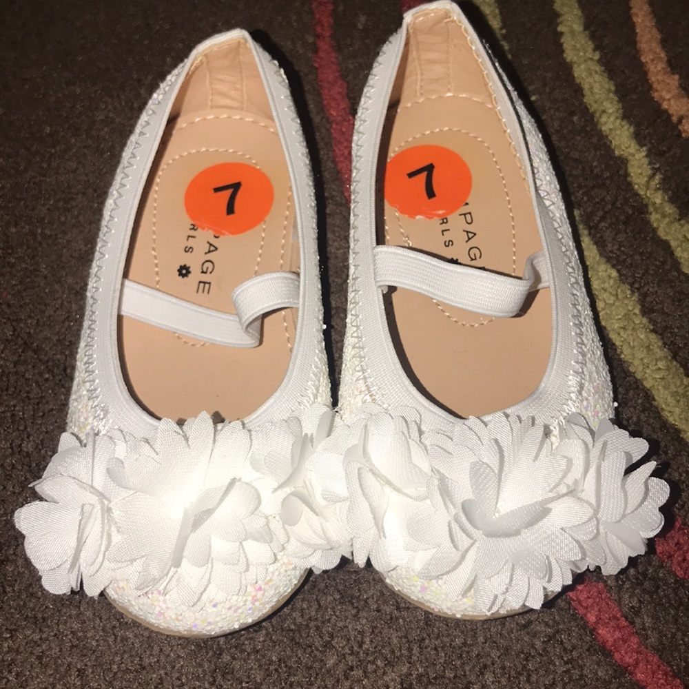 White glitter flower toddler girl dress shoe